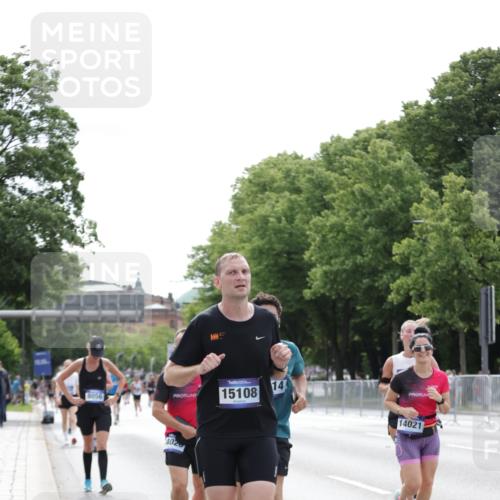 29.06.2025 - hella hamburg halbmarathon Jannik Wohlers http://msf.ph/oto/8213541 29.06.2025 10:26:46 Lombardsbrücke 1530, 1793, 2306, 2775, 4358, 5494, 5495, 5707, 6259, 6637, 7234, 7314, 7944, 8056, 8281, 9349, 10077, 10465, 11110, 11766, 13462, 14020, 14021, 15108, 15641, 17049, 17445, 18976 meine-sportfotos.de