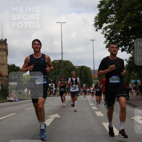 29.06.2025 - hella hamburg halbmarathon Yannick Fuchs http://msf.ph/oto/8213583 29.06.2025 10:32:35 20KM 1505, 3480, 5791, 7152, 7154, 7229, 7743, 8002, 8571, 9171, 9643, 9944, 10793, 10922, 11106, 11952, 13148, 13595, 13900, 14274, 15303, 15382, 15888, 16698, 17726, 18193, 18276, 18277, 18529, 18584, 18723 meine-sportfotos.de
