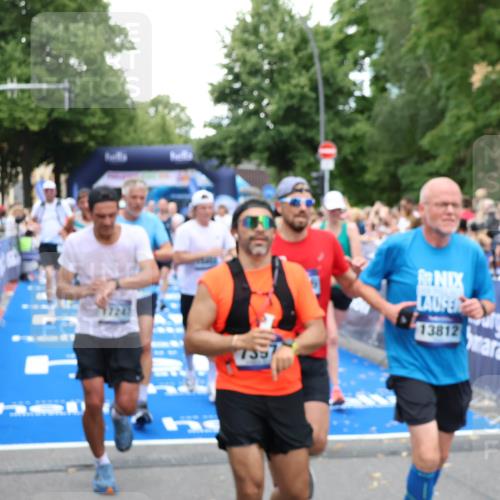 29.06.2025 - hella hamburg halbmarathon Zöllner http://msf.ph/oto/8213641 29.06.2025 10:50:41 Ziel 1399, 1750, 4346, 6282, 6662, 6712, 7134, 7397, 7583, 7786, 7952, 8576, 9057, 11214, 11356, 13701, 13808, 13812, 13875, 15519, 15803, 16291, 16806, 17179, 17247, 18006, 18413, 18820 meine-sportfotos.de
