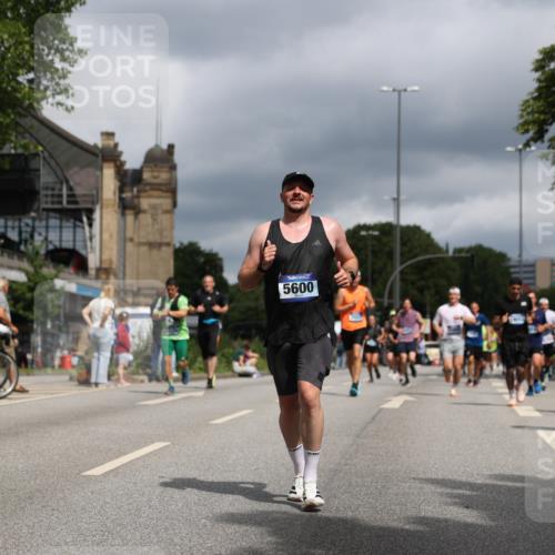 29.06.2025 - hella hamburg halbmarathon Yannick Fuchs http://msf.ph/oto/8213642 29.06.2025 10:45:26 20KM 1335, 1366, 2411, 2636, 2718, 2823, 2946, 4033, 4297, 4404, 4839, 4967, 5087, 5336, 5600, 5820, 7224, 7943, 8508, 8930, 8989, 9214, 9476, 9739, 9793, 9959, 10057, 10215, 10508, 10603, 10667, 10691, 10868, 11124, 11512, 11625, 11733, 12450, 13073, 13403, 13707, 13799, 14012, 14248, 14458, 14994, 15426, 15480, 15496, 15871, 15899, 16666, 16907, 17131, 17530, 17823, 18820, 19007, 19020, 19053 meine-sportfotos.de