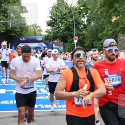 29.06.2025 - hella hamburg halbmarathon Zöllner http://msf.ph/oto/8213710 29.06.2025 10:50:42 Ziel 1399, 1750, 2788, 4346, 6662, 6712, 7134, 7583, 7786, 7952, 8576, 9057, 11214, 11356, 13701, 13808, 13875, 15519, 15803, 16291, 17179, 18006, 18413, 18820 meine-sportfotos.de