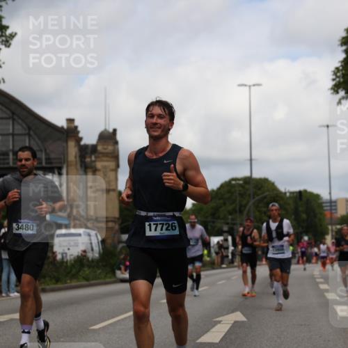 29.06.2025 - hella hamburg halbmarathon Yannick Fuchs http://msf.ph/oto/8213734 29.06.2025 10:32:36 20KM 1505, 3480, 7152, 7154, 7229, 7743, 8002, 8571, 9171, 9643, 9944, 10793, 10922, 11106, 11952, 13148, 13595, 13900, 14274, 15303, 15382, 15888, 16698, 17726, 18193, 18276, 18277, 18529, 18584, 18723 meine-sportfotos.de
