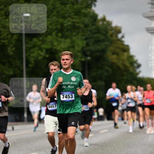 29.06.2025 - hella hamburg halbmarathon Dr. Thomas Lammeyer http://msf.ph/oto/8213799 29.06.2025 10:12:44 Kennedybrücke 1147, 1188, 2190, 2427, 2978, 4859, 5100, 5885, 6590, 6674, 6918, 7198, 7348, 7453, 9457, 9616, 9718, 9823, 9966, 10092, 10857 meine-sportfotos.de