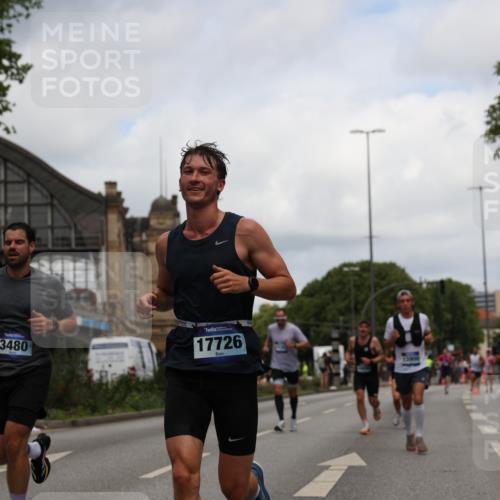 29.06.2025 - hella hamburg halbmarathon Yannick Fuchs http://msf.ph/oto/8213847 29.06.2025 10:32:36 20KM 1505, 3480, 7152, 7154, 7229, 7743, 8002, 8571, 9171, 9643, 9944, 10793, 10922, 11106, 11952, 13148, 13595, 13900, 14274, 15303, 15382, 15888, 16698, 17726, 18193, 18276, 18277, 18529, 18584, 18723 meine-sportfotos.de