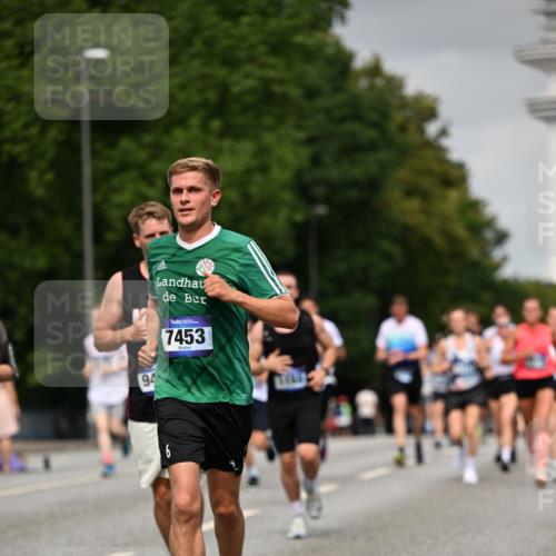 29.06.2025 - hella hamburg halbmarathon Dr. Thomas Lammeyer http://msf.ph/oto/8213859 29.06.2025 10:12:44 Kennedybrücke 1147, 1188, 2190, 2427, 2978, 4859, 5100, 5885, 6590, 6674, 6918, 7198, 7348, 7453, 9457, 9616, 9718, 9823, 9966, 10092, 10857 meine-sportfotos.de