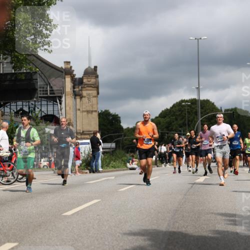 29.06.2025 - hella hamburg halbmarathon Yannick Fuchs http://msf.ph/oto/8213977 29.06.2025 10:45:29 20KM 1335, 1366, 2636, 2718, 2823, 2946, 4033, 4297, 4404, 4839, 4967, 5087, 5336, 5600, 5820, 7224, 7943, 8508, 8856, 8930, 8989, 9074, 9214, 9476, 9656, 9739, 9793, 9869, 9959, 10057, 10508, 10603, 10667, 10691, 10868, 11124, 11512, 11625, 11733, 12450, 13073, 13403, 13707, 13726, 13799, 14012, 14248, 14458, 14994, 15426, 15480, 15496, 15871, 15899, 16666, 16907, 17131, 17530, 17962, 18820, 19007, 19020, 19053 meine-sportfotos.de