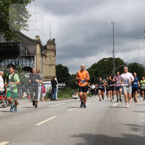 29.06.2025 - hella hamburg halbmarathon Yannick Fuchs http://msf.ph/oto/8213983 29.06.2025 10:45:29 20KM 1335, 1366, 2636, 2718, 2823, 2946, 4033, 4297, 4404, 4839, 4967, 5087, 5336, 5600, 5820, 7224, 7943, 8508, 8856, 8930, 8989, 9074, 9214, 9476, 9656, 9739, 9793, 9869, 9959, 10057, 10508, 10603, 10667, 10691, 10868, 11124, 11512, 11625, 11733, 12450, 13073, 13403, 13707, 13726, 13799, 14012, 14248, 14458, 14994, 15426, 15480, 15496, 15871, 15899, 16666, 16907, 17131, 17530, 17962, 18820, 19007, 19020, 19053 meine-sportfotos.de
