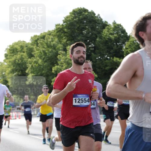 29.06.2025 - hella hamburg halbmarathon Jannik Wohlers http://msf.ph/oto/8213996 29.06.2025 09:49:44 Lombardsbrücke 1615, 1675, 1800, 1803, 2415, 3332, 3530, 5248, 5409, 5436, 6123, 6682, 6704, 7495, 7774, 8629, 8925, 9294, 9302, 9711, 9979, 10894, 11767, 12292, 12327, 12540, 12554, 12895, 13457, 14560, 14691, 15225, 15336, 15351, 15435, 15521, 16648, 17125, 17177, 17620, 17971, 17973, 18149, 18173, 18275, 18276, 18464, 18529, 19229 meine-sportfotos.de