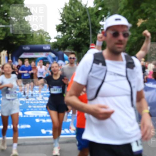 29.06.2025 - hella hamburg halbmarathon Zöllner http://msf.ph/oto/8214002 29.06.2025 10:50:46 Ziel 2234, 2788, 5115, 6662, 6712, 7134, 7583, 7952, 8657, 11356, 13701, 13808, 13875, 15426, 15720, 16291, 17129, 17908, 18229, 18370, 18413, 18820 meine-sportfotos.de