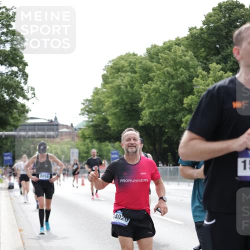 29.06.2025 - hella hamburg halbmarathon Jannik Wohlers http://msf.ph/oto/8214018 29.06.2025 10:26:47 Lombardsbrücke 1530, 1793, 2306, 2775, 4358, 5494, 5495, 5707, 6259, 6637, 7234, 7314, 7944, 8056, 8281, 9349, 10077, 10465, 11110, 11766, 14020, 14021, 15108, 15641, 17049, 17445, 18976 meine-sportfotos.de