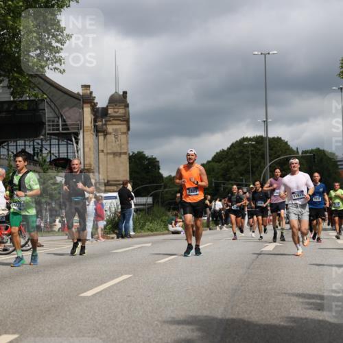 29.06.2025 - hella hamburg halbmarathon Yannick Fuchs http://msf.ph/oto/8214023 29.06.2025 10:45:29 20KM 1335, 1366, 2636, 2718, 2823, 2946, 4033, 4297, 4404, 4839, 4967, 5087, 5336, 5600, 5820, 7224, 7943, 8508, 8856, 8930, 8989, 9074, 9214, 9476, 9656, 9739, 9793, 9869, 9959, 10057, 10508, 10603, 10667, 10691, 10868, 11124, 11512, 11625, 11733, 12450, 13073, 13403, 13707, 13726, 13799, 14012, 14248, 14458, 14994, 15426, 15480, 15496, 15871, 15899, 16666, 16907, 17131, 17530, 17962, 18820, 19007, 19020, 19053 meine-sportfotos.de