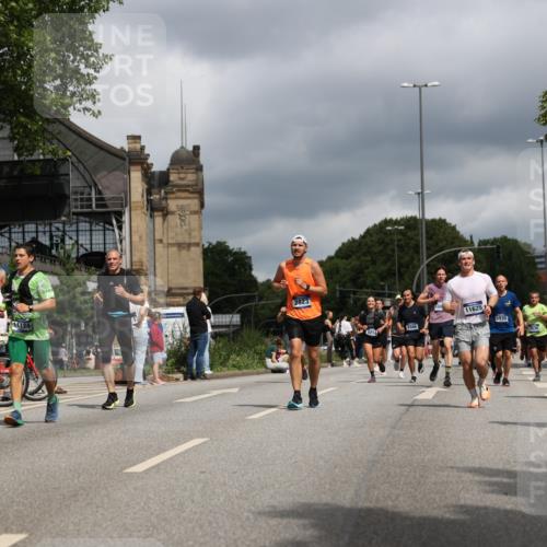 29.06.2025 - hella hamburg halbmarathon Yannick Fuchs http://msf.ph/oto/8214032 29.06.2025 10:45:29 20KM 1335, 1366, 2636, 2718, 2823, 2946, 4033, 4297, 4404, 4839, 4967, 5087, 5336, 5600, 5820, 7224, 7943, 8508, 8856, 8930, 8989, 9074, 9214, 9476, 9656, 9739, 9793, 9869, 9959, 10057, 10508, 10603, 10667, 10691, 10868, 11124, 11512, 11625, 11733, 12450, 13073, 13403, 13707, 13726, 13799, 14012, 14248, 14458, 14994, 15426, 15480, 15496, 15871, 15899, 16666, 16907, 17131, 17530, 17962, 18820, 19007, 19020, 19053 meine-sportfotos.de
