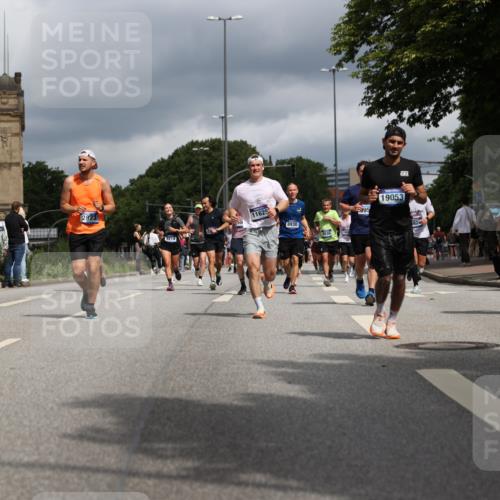 29.06.2025 - hella hamburg halbmarathon Yannick Fuchs http://msf.ph/oto/8214102 29.06.2025 10:45:30 20KM 1335, 1366, 2636, 2718, 2823, 2946, 4033, 4297, 4404, 4839, 4967, 5087, 5336, 5600, 5820, 6776, 7224, 7943, 8508, 8856, 8930, 8989, 9074, 9214, 9476, 9656, 9739, 9793, 9869, 9959, 10057, 10508, 10603, 10667, 10691, 10868, 11124, 11625, 11733, 12450, 13073, 13403, 13707, 13726, 13799, 14012, 14248, 14458, 14994, 15426, 15480, 15496, 15871, 15899, 16666, 16907, 17131, 17530, 17682, 17962, 18820, 19020, 19053 meine-sportfotos.de