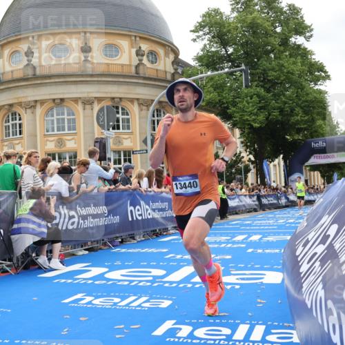 29.06.2025 - hella hamburg halbmarathon Strokosch-Dieckow http://msf.ph/oto/8214118 29.06.2025 10:24:01 Ziel 9269, 10234, 11194, 13440, 14753, 17614, 19041 meine-sportfotos.de