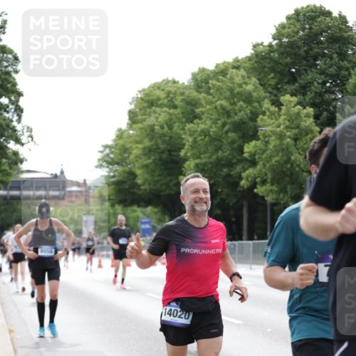 29.06.2025 - hella hamburg halbmarathon Jannik Wohlers http://msf.ph/oto/8214150 29.06.2025 10:26:48 Lombardsbrücke 1530, 2306, 2775, 4358, 5494, 5495, 5707, 5825, 6259, 6637, 7234, 7314, 7944, 8056, 8281, 9349, 10077, 10465, 11110, 11766, 14020, 14021, 15108, 15641, 17049, 17445, 18976 meine-sportfotos.de