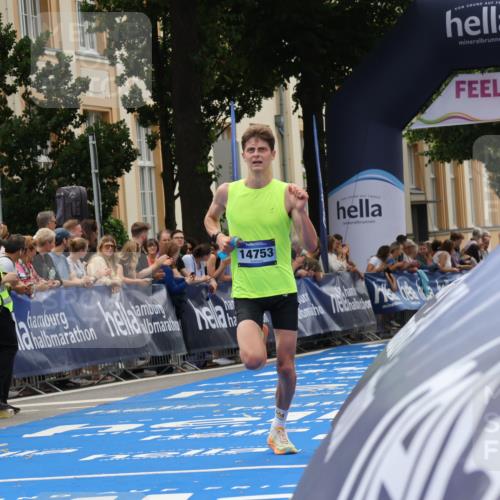 29.06.2025 - hella hamburg halbmarathon Strokosch-Dieckow http://msf.ph/oto/8214166 29.06.2025 10:24:03 Ziel 9269, 10234, 13440, 14753, 17614, 18569, 19041 meine-sportfotos.de