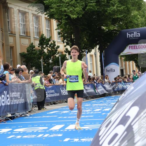 29.06.2025 - hella hamburg halbmarathon Strokosch-Dieckow http://msf.ph/oto/8214192 29.06.2025 10:24:03 Ziel 9269, 10234, 13440, 14753, 17614, 18569, 19041 meine-sportfotos.de