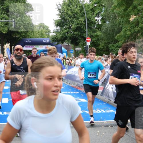 29.06.2025 - hella hamburg halbmarathon Zöllner http://msf.ph/oto/8214208 29.06.2025 10:50:50 Ziel 2234, 2788, 3947, 4839, 5018, 5115, 7134, 7952, 8657, 10750, 11356, 13701, 15426, 15720, 17129, 17908, 18182, 18229, 18370 meine-sportfotos.de
