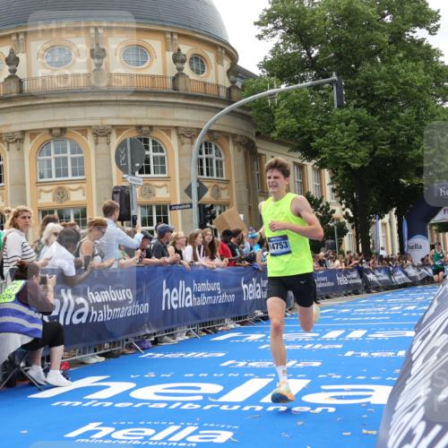 29.06.2025 - hella hamburg halbmarathon Strokosch-Dieckow http://msf.ph/oto/8214229 29.06.2025 10:24:04 Ziel 7331, 9269, 10234, 14753, 17614, 18569, 19041 meine-sportfotos.de