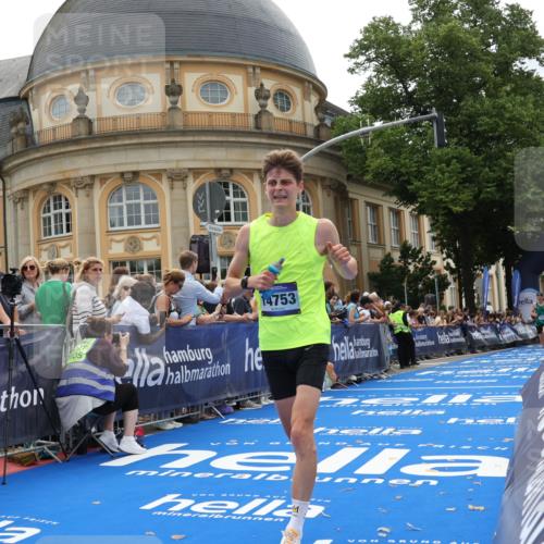 29.06.2025 - hella hamburg halbmarathon Strokosch-Dieckow http://msf.ph/oto/8214251 29.06.2025 10:24:05 Ziel 7331, 9269, 10234, 14753, 17614, 18569, 19041 meine-sportfotos.de
