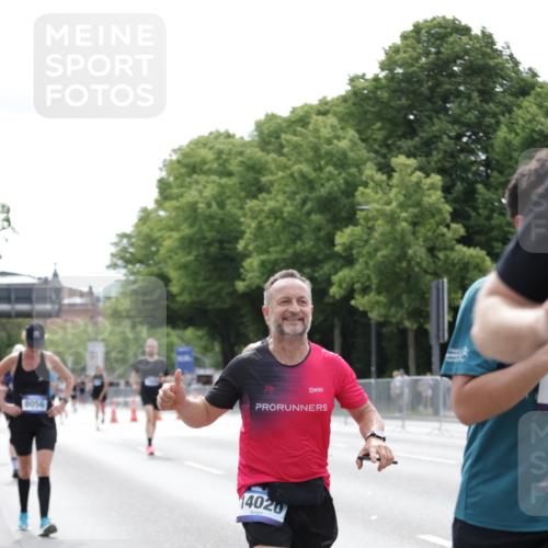 29.06.2025 - hella hamburg halbmarathon Jannik Wohlers http://msf.ph/oto/8214256 29.06.2025 10:26:48 Lombardsbrücke 1530, 2306, 2775, 4358, 5494, 5495, 5707, 5825, 6259, 6637, 7234, 7314, 7944, 8056, 8281, 9349, 10077, 10465, 11110, 11766, 14020, 14021, 15108, 15641, 17049, 17445, 18976 meine-sportfotos.de