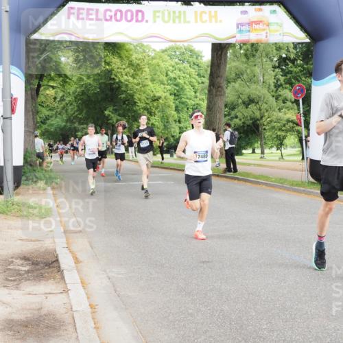 29.06.2025 - hella hamburg halbmarathon MichiJ http://msf.ph/oto/8214291 29.06.2025 10:23:29 Zwischen KM18-KM19 3005, 5269, 11019, 11230, 16417, 17877 meine-sportfotos.de