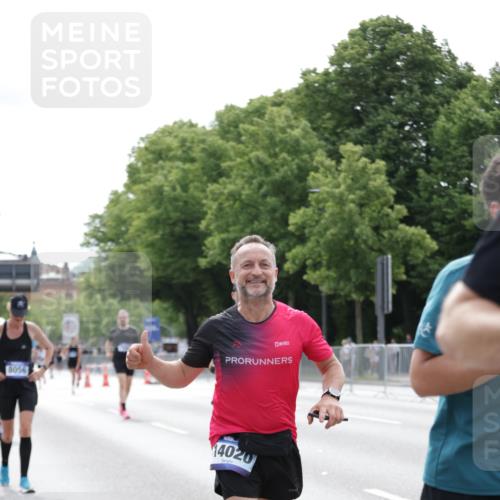 29.06.2025 - hella hamburg halbmarathon Jannik Wohlers http://msf.ph/oto/8214295 29.06.2025 10:26:48 Lombardsbrücke 1530, 2306, 2775, 4358, 5494, 5495, 5707, 5825, 6259, 6637, 7234, 7314, 7944, 8056, 8281, 9349, 10077, 10465, 11110, 11766, 14020, 14021, 15108, 15641, 17049, 17445, 18976 meine-sportfotos.de