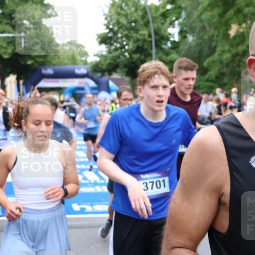 29.06.2025 - hella hamburg halbmarathon Zöllner http://msf.ph/oto/8214301 29.06.2025 10:50:53 Ziel 1466, 3654, 3947, 4839, 5018, 5115, 7052, 8205, 8657, 10750, 15395, 15426, 15643, 15720, 17129, 17908, 18182, 18370 meine-sportfotos.de