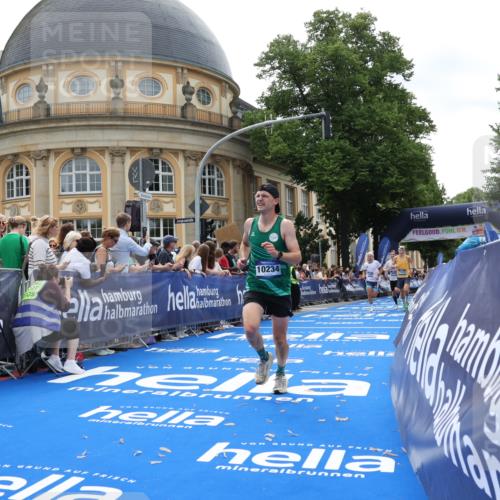 29.06.2025 - hella hamburg halbmarathon Strokosch-Dieckow http://msf.ph/oto/8214306 29.06.2025 10:24:08 Ziel 5612, 6816, 7331, 9269, 10234, 17614, 18569, 19041 meine-sportfotos.de