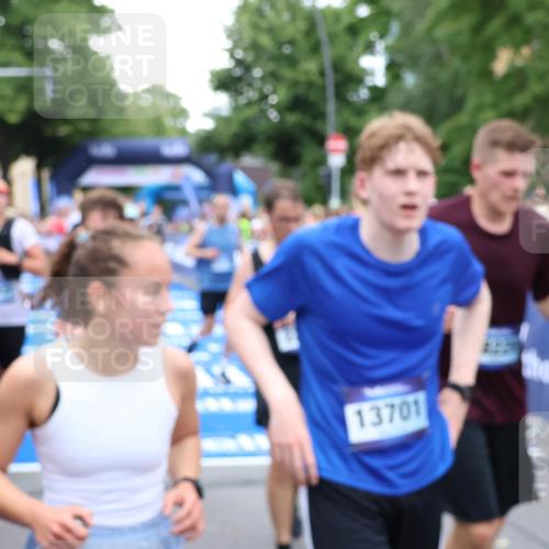 29.06.2025 - hella hamburg halbmarathon Zöllner http://msf.ph/oto/8214322 29.06.2025 10:50:53 Ziel 1466, 3654, 3947, 4839, 5018, 5115, 7052, 8205, 8657, 10750, 15395, 15426, 15643, 15720, 17129, 17908, 18182, 18370 meine-sportfotos.de