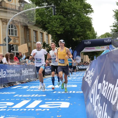 29.06.2025 - hella hamburg halbmarathon Strokosch-Dieckow http://msf.ph/oto/8214372 29.06.2025 10:24:10 Ziel 5612, 6816, 7331, 9269, 10234, 17614, 18569, 19041 meine-sportfotos.de