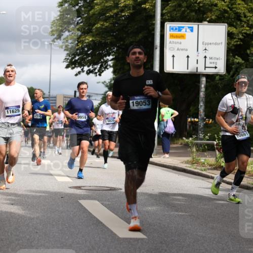 29.06.2025 - hella hamburg halbmarathon Yannick Fuchs http://msf.ph/oto/8214440 29.06.2025 10:45:31 20KM 1335, 1366, 2636, 2718, 2823, 2946, 4033, 4297, 4404, 4839, 4967, 5087, 5336, 5600, 5820, 6776, 7224, 7786, 7943, 8508, 8856, 8930, 8989, 9074, 9214, 9476, 9656, 9739, 9793, 9869, 9959, 10057, 10508, 10667, 10691, 10868, 11124, 11625, 11733, 12450, 13073, 13403, 13707, 13726, 13799, 14012, 14248, 14458, 14865, 14994, 15426, 15480, 15496, 15871, 15899, 16666, 16907, 17131, 17530, 17682, 17962, 18820, 19020, 19053 meine-sportfotos.de