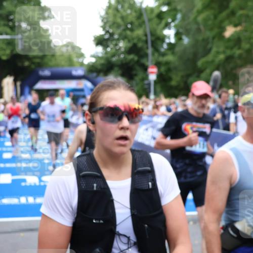 29.06.2025 - hella hamburg halbmarathon Zöllner http://msf.ph/oto/8214452 29.06.2025 10:50:56 Ziel 1466, 3654, 3947, 4839, 5018, 7052, 7369, 8205, 8572, 10750, 11551, 13687, 15362, 15395, 15643, 18182 meine-sportfotos.de