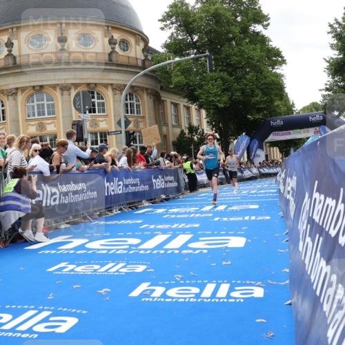 29.06.2025 - hella hamburg halbmarathon Strokosch-Dieckow http://msf.ph/oto/8214471 29.06.2025 10:24:12 Ziel 5612, 6816, 7331, 9269, 10234, 17614, 18569, 18695, 19041 meine-sportfotos.de