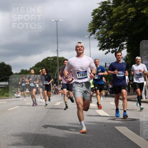 29.06.2025 - hella hamburg halbmarathon Yannick Fuchs http://msf.ph/oto/8214528 29.06.2025 10:45:32 20KM 1335, 2636, 2718, 2823, 2946, 4033, 4297, 4404, 4839, 4967, 5087, 5336, 5600, 5820, 6776, 7224, 7786, 7943, 8413, 8508, 8856, 8930, 8989, 9074, 9214, 9476, 9656, 9739, 9793, 9869, 9959, 10057, 10508, 10667, 10691, 10868, 11124, 11625, 12450, 13073, 13403, 13707, 13726, 13799, 14012, 14248, 14458, 14865, 14994, 15426, 15480, 15496, 15643, 15871, 15899, 16666, 16907, 17131, 17530, 17682, 17962, 17978, 18019, 18820, 19020, 19053 meine-sportfotos.de