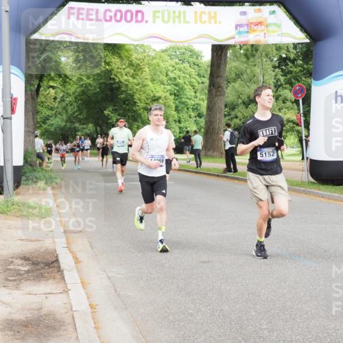 29.06.2025 - hella hamburg halbmarathon MichiJ http://msf.ph/oto/8214537 29.06.2025 10:23:32 Zwischen KM18-KM19 3005, 5152, 5269, 11230, 14069, 16417, 17489 meine-sportfotos.de