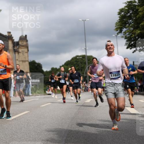 29.06.2025 - hella hamburg halbmarathon Yannick Fuchs http://msf.ph/oto/8214576 29.06.2025 10:45:32 20KM 1335, 2636, 2718, 2823, 2946, 4033, 4297, 4404, 4839, 4967, 5087, 5336, 5600, 5820, 6776, 7224, 7786, 7943, 8413, 8508, 8856, 8930, 8989, 9074, 9214, 9476, 9656, 9739, 9793, 9869, 9959, 10057, 10508, 10667, 10691, 10868, 11124, 11625, 12450, 13073, 13403, 13707, 13726, 13799, 14012, 14248, 14458, 14865, 14994, 15426, 15480, 15496, 15643, 15871, 15899, 16666, 16907, 17131, 17530, 17682, 17962, 17978, 18019, 18820, 19020, 19053 meine-sportfotos.de