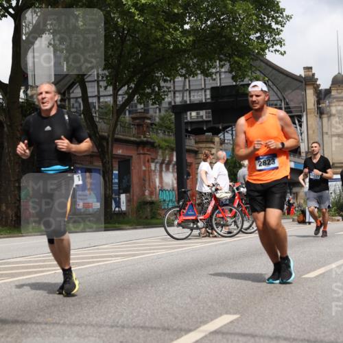 29.06.2025 - hella hamburg halbmarathon Yannick Fuchs http://msf.ph/oto/8214609 29.06.2025 10:45:32 20KM 1335, 2636, 2718, 2823, 2946, 4033, 4297, 4404, 4839, 4967, 5087, 5336, 5600, 5820, 6776, 7224, 7786, 7943, 8413, 8508, 8856, 8930, 8989, 9074, 9214, 9476, 9656, 9739, 9793, 9869, 9959, 10057, 10508, 10667, 10691, 10868, 11124, 11625, 12450, 13073, 13403, 13707, 13726, 13799, 14012, 14248, 14458, 14865, 14994, 15426, 15480, 15496, 15643, 15871, 15899, 16666, 16907, 17131, 17530, 17682, 17962, 17978, 18019, 18820, 19020, 19053 meine-sportfotos.de