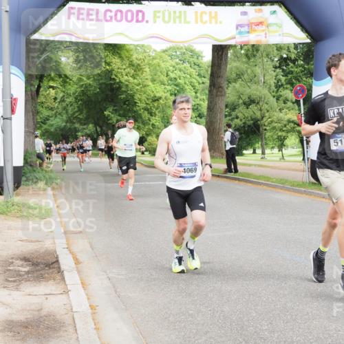 29.06.2025 - hella hamburg halbmarathon MichiJ http://msf.ph/oto/8214613 29.06.2025 10:23:32 Zwischen KM18-KM19 3005, 5152, 5269, 11230, 14069, 16417, 17489 meine-sportfotos.de