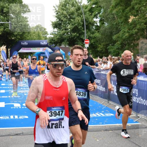 29.06.2025 - hella hamburg halbmarathon Zöllner http://msf.ph/oto/8214645 29.06.2025 10:51:00 Ziel 1466, 2207, 3654, 7052, 7369, 8205, 8572, 10215, 11551, 12778, 13687, 14125, 15362, 15395, 15643, 16285, 17221, 18350 meine-sportfotos.de