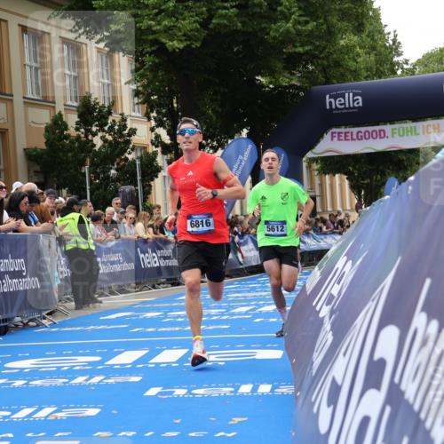 29.06.2025 - hella hamburg halbmarathon Strokosch-Dieckow http://msf.ph/oto/8214691 29.06.2025 10:24:19 Ziel 5612, 6816, 18695 meine-sportfotos.de