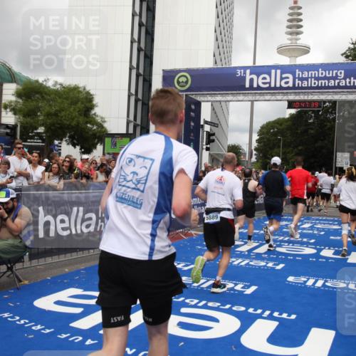 29.06.2025 - hella hamburg halbmarathon Michael Strokosch http://msf.ph/oto/8214710 29.06.2025 10:47:38 Ziel 1070, 1320, 1592, 1696, 2284, 2953, 3304, 5889, 6009, 8023, 8234, 8852, 8927, 10969, 11021, 12870, 13223, 13303, 14618, 14619, 15451, 15479, 17846, 17905, 18104, 18970, 19181 meine-sportfotos.de