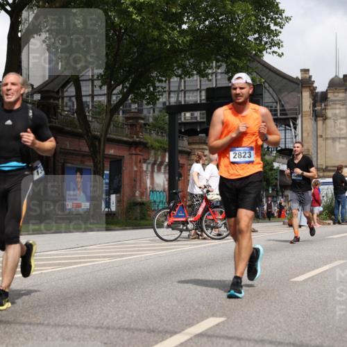 29.06.2025 - hella hamburg halbmarathon Yannick Fuchs http://msf.ph/oto/8214727 29.06.2025 10:45:32 20KM 1335, 2636, 2718, 2823, 2946, 4033, 4297, 4404, 4839, 4967, 5087, 5336, 5600, 5820, 6776, 7224, 7786, 7943, 8413, 8508, 8856, 8930, 8989, 9074, 9214, 9476, 9656, 9739, 9793, 9869, 9959, 10057, 10508, 10667, 10691, 10868, 11124, 11625, 12450, 13073, 13403, 13707, 13726, 13799, 14012, 14248, 14458, 14865, 14994, 15426, 15480, 15496, 15643, 15871, 15899, 16666, 16907, 17131, 17530, 17682, 17962, 17978, 18019, 18820, 19020, 19053 meine-sportfotos.de