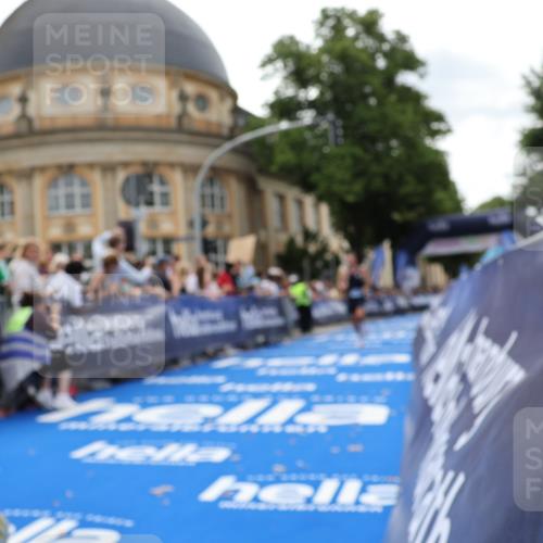 29.06.2025 - hella hamburg halbmarathon Strokosch-Dieckow http://msf.ph/oto/8214817 29.06.2025 10:24:21 Ziel 5612, 6816, 18695 meine-sportfotos.de
