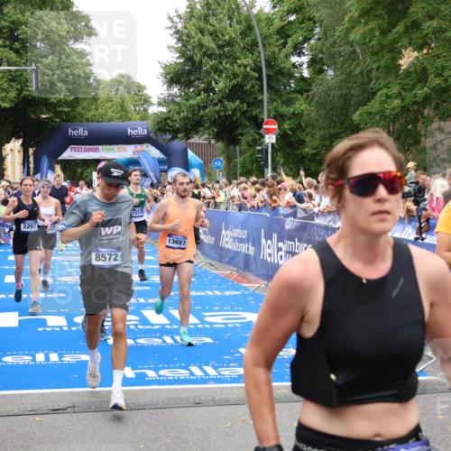 29.06.2025 - hella hamburg halbmarathon Zöllner http://msf.ph/oto/8214831 29.06.2025 10:51:03 Ziel 1630, 2207, 7369, 8117, 8572, 8704, 10215, 10603, 11551, 12778, 13008, 13687, 14125, 15362, 16285, 17221, 18066, 18350 meine-sportfotos.de