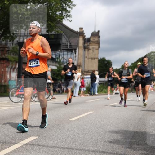 29.06.2025 - hella hamburg halbmarathon Yannick Fuchs http://msf.ph/oto/8214907 29.06.2025 10:45:33 20KM 1335, 2636, 2718, 2823, 2946, 4033, 4297, 4404, 4839, 4967, 5087, 5336, 5600, 5820, 6776, 7224, 7786, 7943, 8413, 8856, 8930, 8989, 9074, 9214, 9476, 9656, 9739, 9793, 9869, 9959, 10057, 10508, 10667, 10691, 10868, 11124, 11625, 12224, 12450, 13403, 13707, 13726, 13799, 14012, 14248, 14458, 14865, 14994, 15426, 15496, 15643, 15899, 16666, 16907, 17131, 17530, 17682, 17962, 17978, 18019, 18820, 19020, 19053 meine-sportfotos.de