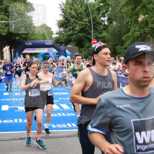 29.06.2025 - hella hamburg halbmarathon Zöllner http://msf.ph/oto/8214930 29.06.2025 10:51:05 Ziel 1630, 2207, 4077, 7369, 8117, 8261, 8704, 10215, 10508, 10603, 12778, 13008, 13687, 14125, 15362, 16285, 17221, 17384, 18066, 18350 meine-sportfotos.de