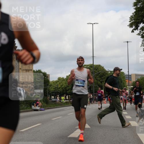 29.06.2025 - hella hamburg halbmarathon Yannick Fuchs http://msf.ph/oto/8215032 29.06.2025 10:32:41 20KM 1042, 1615, 1688, 3480, 3530, 7152, 7154, 7229, 7743, 8002, 8571, 9171, 9643, 10793, 11952, 13595, 13900, 14274, 14688, 14992, 15303, 15382, 15888, 16698, 17726, 18193, 18276, 18277, 18529, 18584, 18723 meine-sportfotos.de
