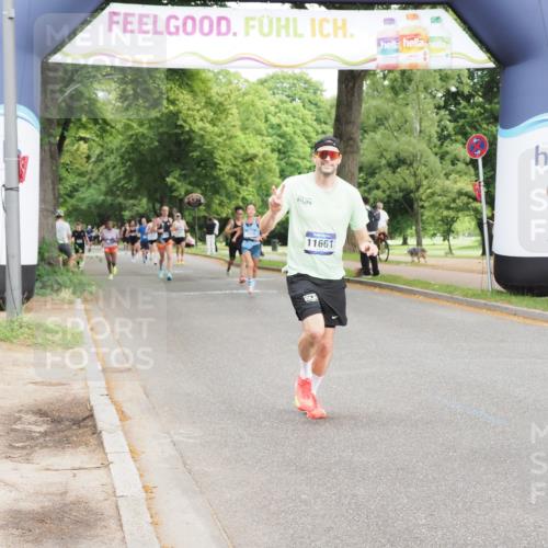 29.06.2025 - hella hamburg halbmarathon MichiJ http://msf.ph/oto/8215058 29.06.2025 10:23:35 Zwischen KM18-KM19 3005, 4477, 5152, 11661, 14069, 17489 meine-sportfotos.de