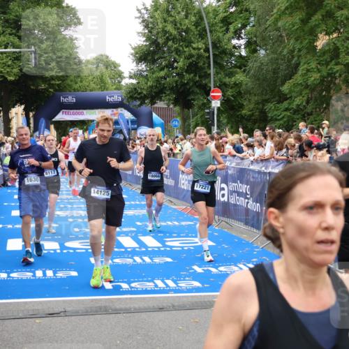 29.06.2025 - hella hamburg halbmarathon Zöllner http://msf.ph/oto/8215159 29.06.2025 10:51:08 Ziel 1366, 1630, 4077, 4816, 4967, 8117, 8261, 8508, 8704, 10508, 10603, 13008, 14125, 17221, 17384, 17823, 18066, 18350 meine-sportfotos.de